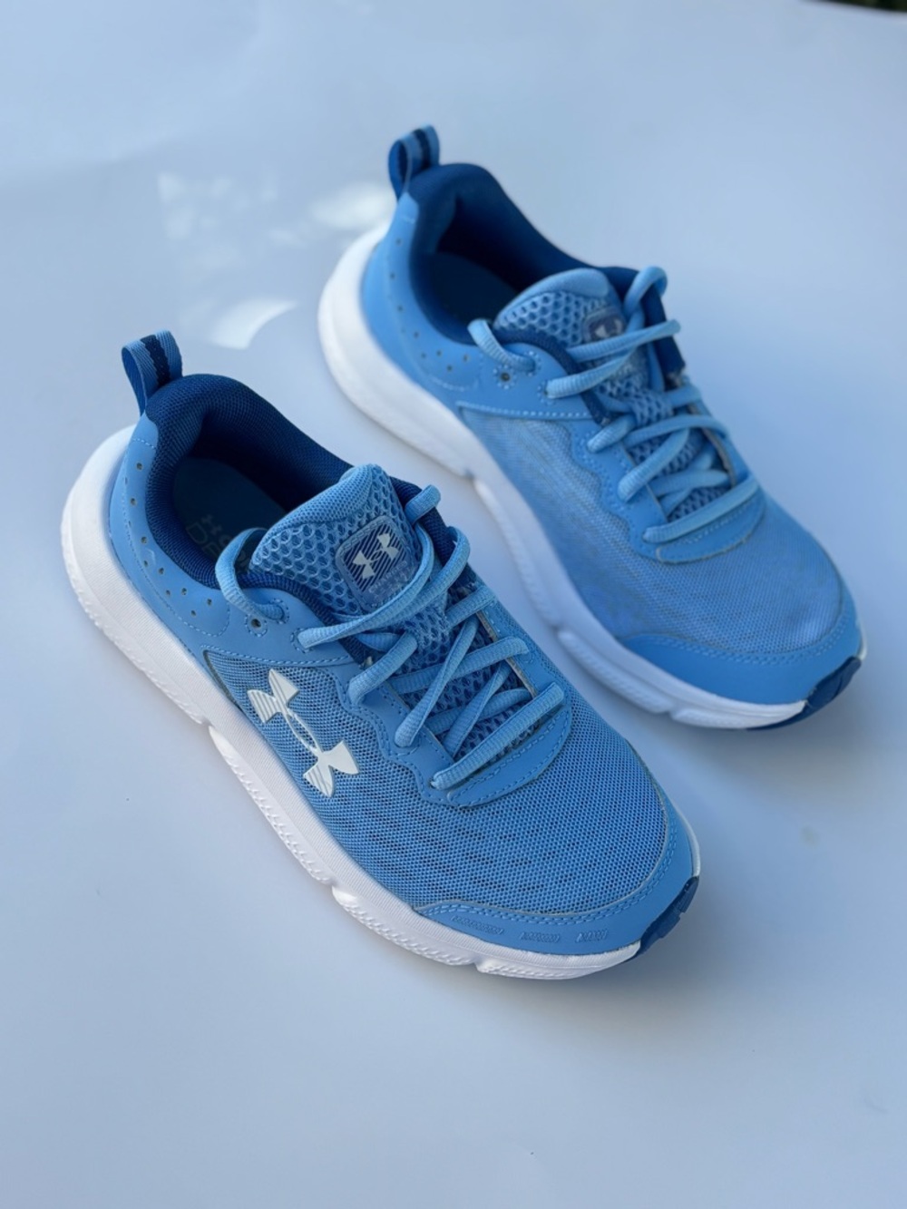 UNDER ARMOUR Women’s Charged Assert 10 shoes- Horizon blue/white, Size 6